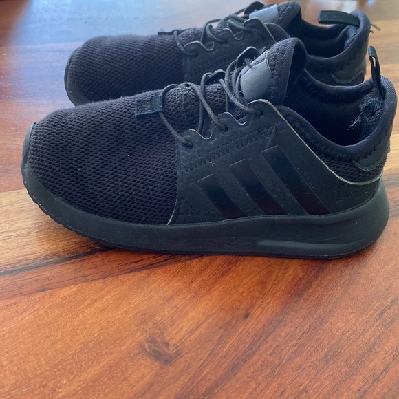 Toddler Adidas running shoes size 9K in fair condition - Picture 3 of 4